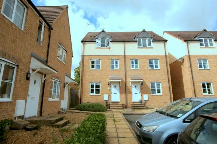 4 Bedroom Semi-Detached House To Rent In Wyndham Way, Winchcombe, Cheltenham, GL54