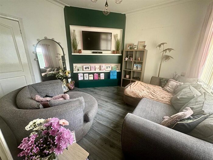 2 Bedroom House To Rent In Rothay Road, Sheffield, S4