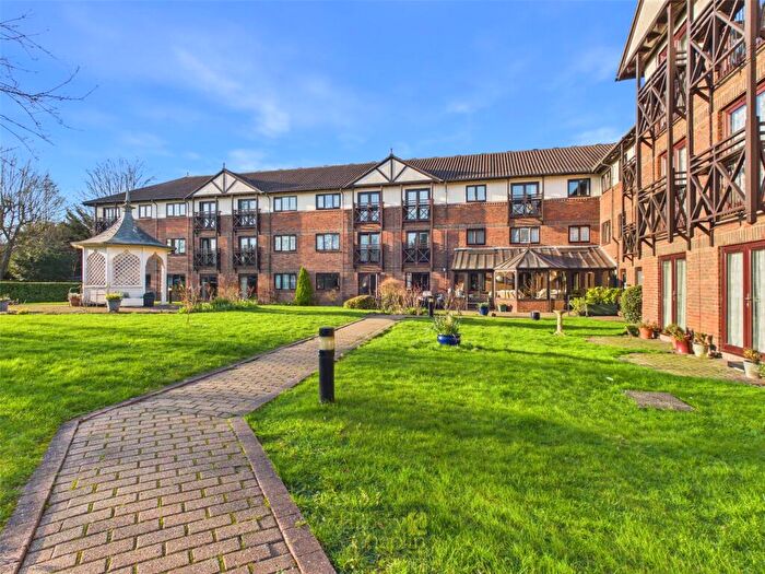 1 Bedroom Apartment For Sale In Ravenscourt, Sawyers Hall Lane, Brentwood, Essex, CM15