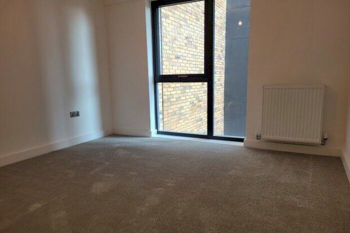 2 Bedroom Flat To Rent In George Street, Ashford, TN23