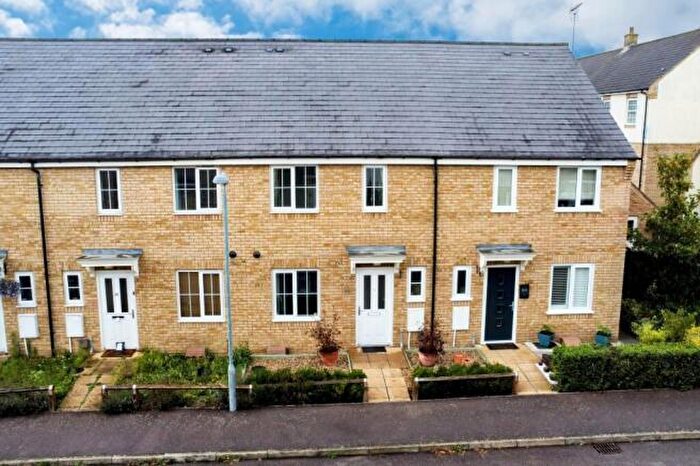 3 Bedroom Terraced House To Rent In Wellbrook Way, CB3