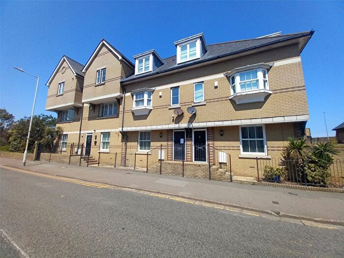2 Bedroom Flat For Sale In Broadway, Sheerness, Kent, ME12