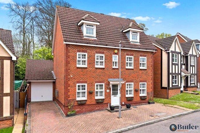 5 Bedroom Detached House For Sale In Quantock Close, Stevenage, SG1