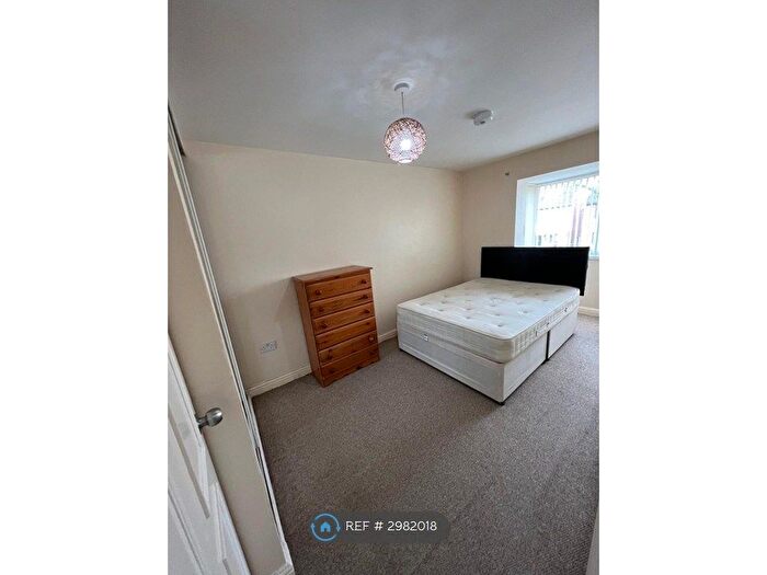 2 Bedroom Flat To Rent In Lyncroft Road, Birmingham, B11