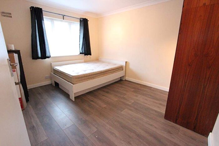 1 Bedroom Flat To Rent In Riverside Gardens, Wembley, HA0