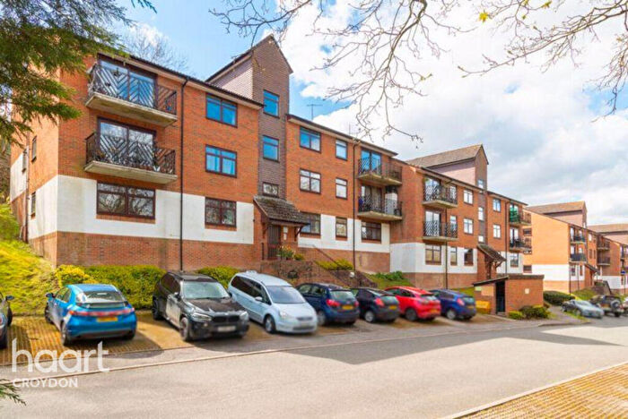 1 Bedroom Block Of Apartments For Sale In Hillside Road, Whyteleafe, CR3