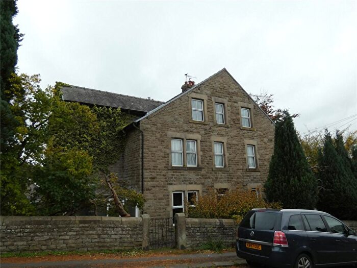 5 Bedroom Semi-Detached House For Sale In Green Lane, Buxton, Derbyshire, SK17