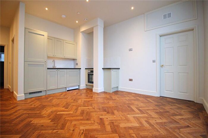 2 Bedroom Apartment To Rent In Southchurch Road, Southend-on-Sea, Essex, SS1