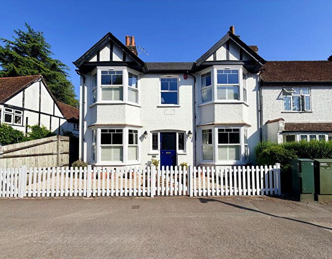 3 Bedroom Semi-Detached House For Sale In The Green - Character Property, HP10
