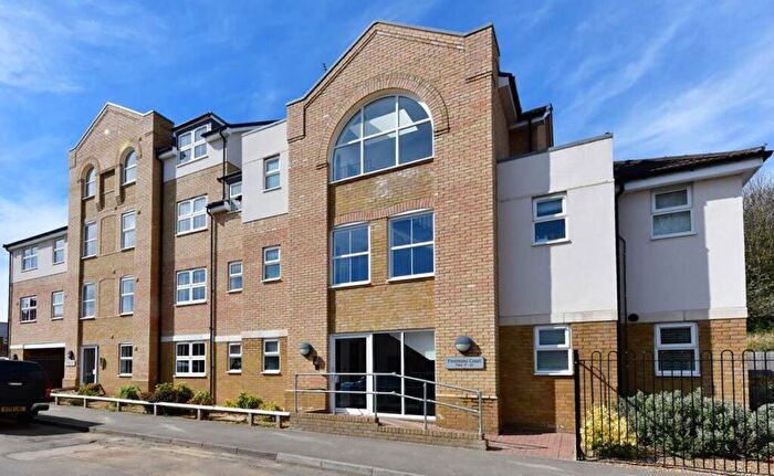 1 Bedroom Flat For Sale In Station Road, Rushden, NN10