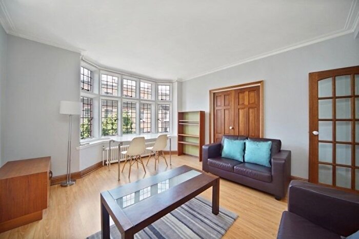 2 Bedroom Flat To Rent In Queen Court, Queen Square, Bloomsbury, WC1N