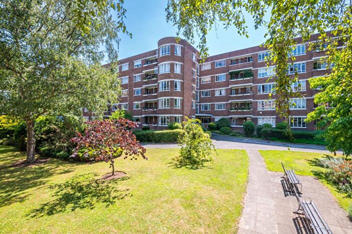 1 Bedroom Flat For Sale In Champion Hill, Ruskin Park House, SE5