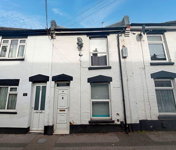 3 Bedroom Terraced House For Sale In Southill Road, Chatham, ME4