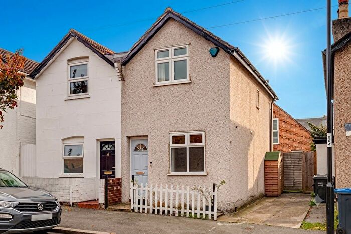 3 Bedroom Semi-detached House To Rent In Napier Road, South Croydon, CR2