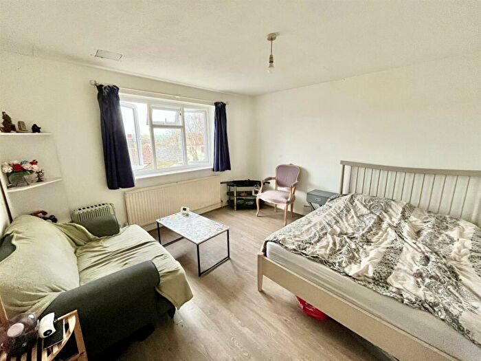 3 Bedroom End Of Terrace House For Sale In Norman Road, Newhaven, BN9