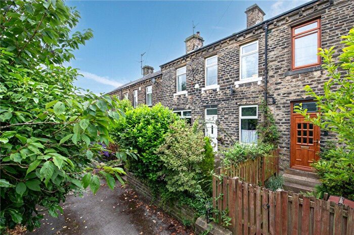 3 Bedroom Terraced House For Sale In Spring Bank, Cullingworth, BD13