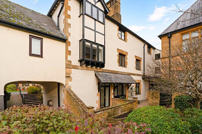 2 Bedroom Flat For Sale In Fosseway, Stow On The Wold, Cheltenham, Gloucestershire, GL54