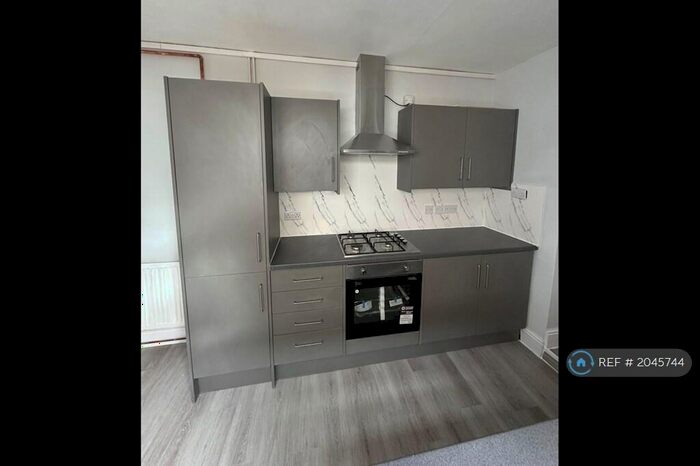 5 Bedroom Terraced House To Rent In Cheshire Road, Smethwick, B67