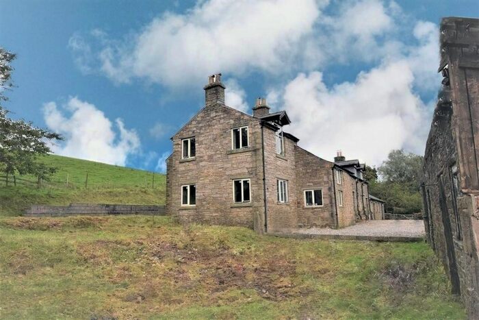 4 Bedroom Barn Conversion For Sale In Handley Barn Farm, Mudhurst Lane, Lyme Handley, SK12