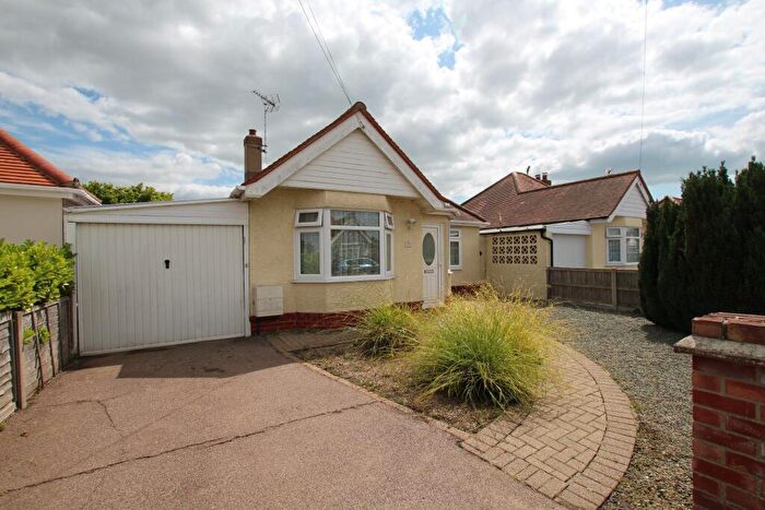 2 Bedroom Bungalow For Sale In Manchester Road, Holland-on-Sea, CO15