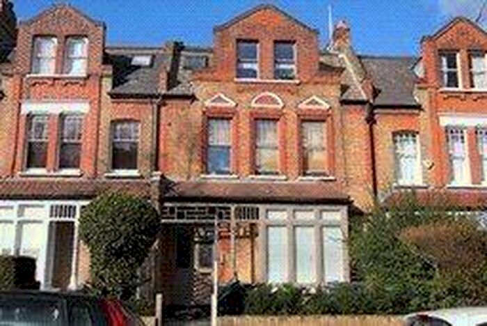Studio To Rent In Weston Park, Crouch End, London, Greater London, N8