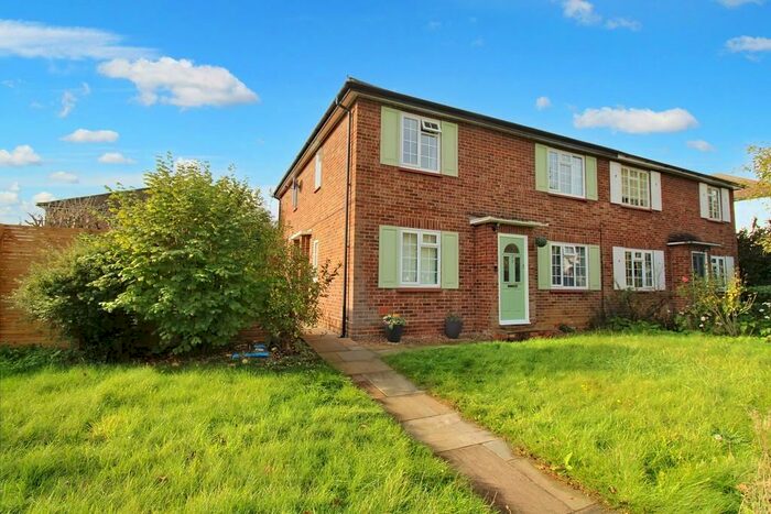 2 Bedroom Maisonette To Rent In Surbiton, KT5