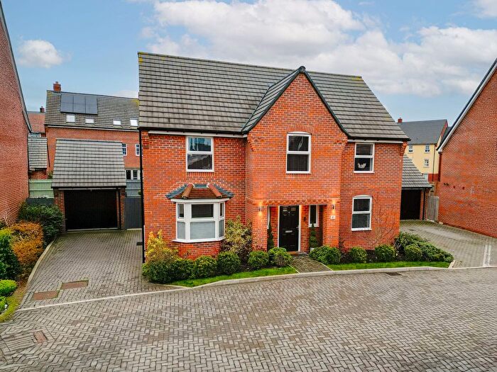 4 Bedroom Detached House For Sale In Portland Close, Broughton, HP22