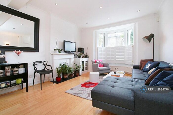 4 Bedroom Semi-Detached House To Rent In Orbel St, London, SW11
