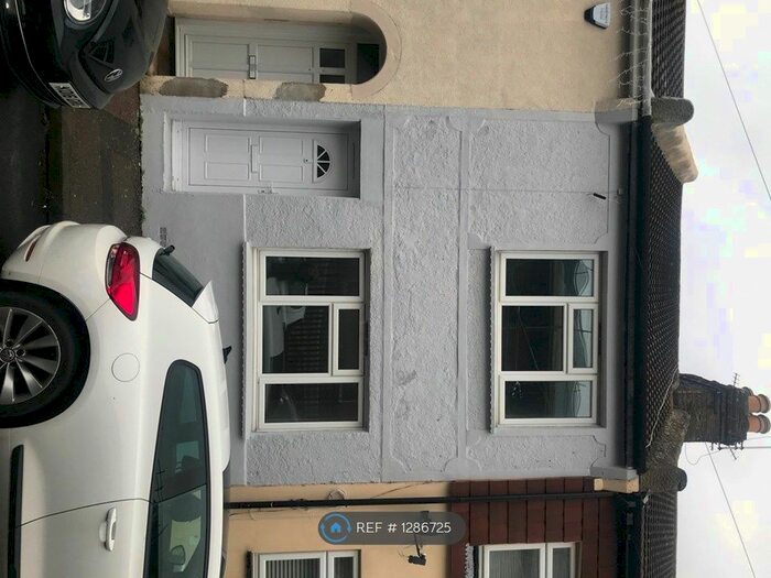 2 Bedroom Terraced House To Rent In Glencoe Road, Chatham ME4