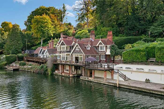6 Bedroom Property For Sale In The Islands, Gibraltar Lane Cookham Dean, Maidenhead, Berkshire, United Kingdom, SL6