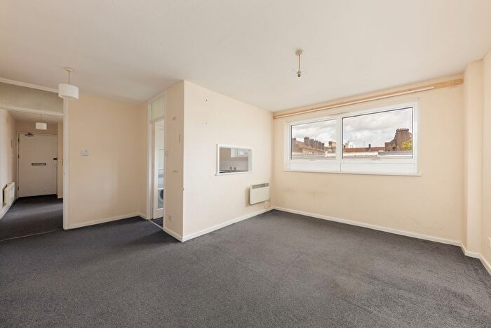 1 Bedroom Flat To Rent In Wilkinson Street, London, SW8