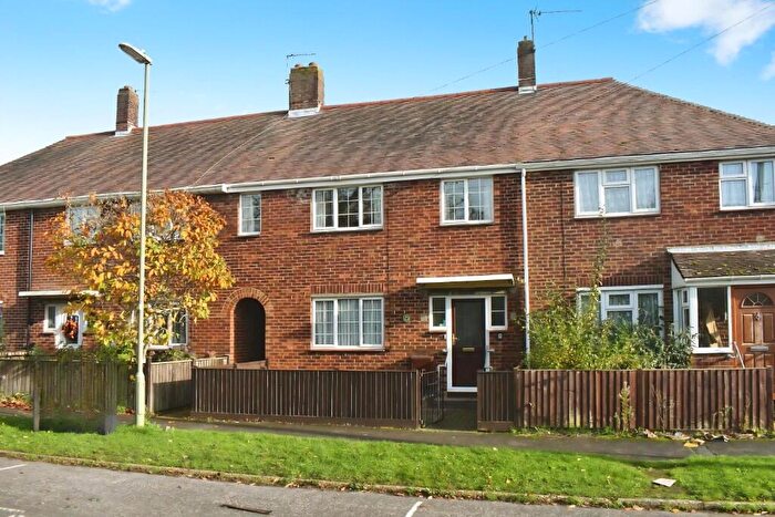 3 Bedroom Terraced House For Sale In Boundary Road, Bursledon, Hampshire, SO31