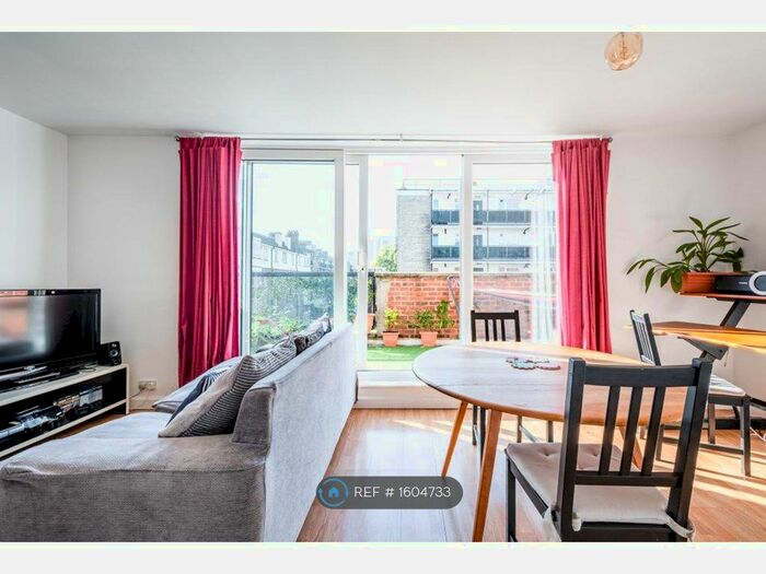 3 Bedroom Flat To Rent In Hoxton Street, London, N1