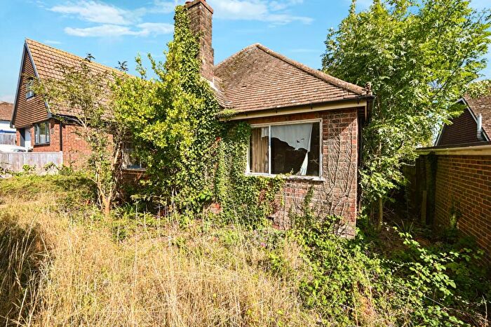 2 Bedroom Bungalow For Sale In St James Avenue, North Lancing, West Sussex, BN15