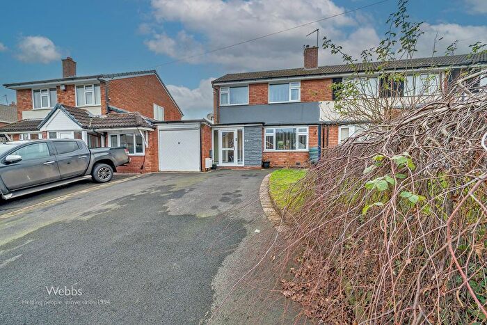 3 Bedroom Semi-Detached House For Sale In Fishley Close, Walsall, WS3