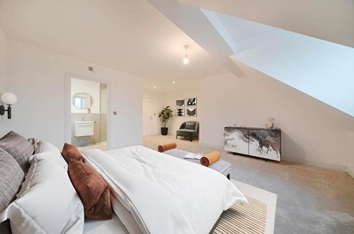 4 Bedroom Detached House For Sale In Stables Square, Barnham, PO22