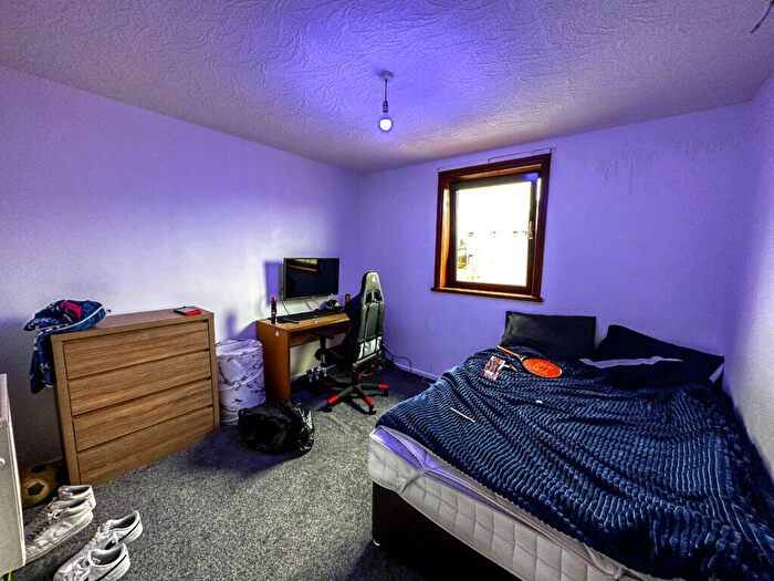 3 Bedroom Terraced House For Sale In Mastrick Road, Aberdeen, AB16