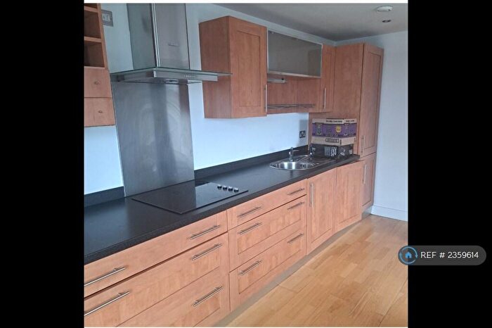 1 Bedroom Flat To Rent In Mcclintock House, Leeds, LS10