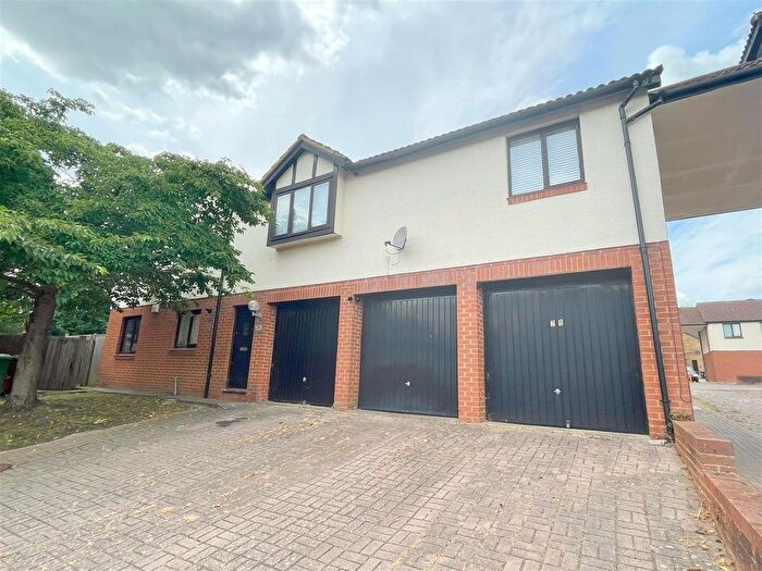 1 Bedroom Flat To Rent In Gardiner Court, Blue Bridge, Milton Keynes, MK13