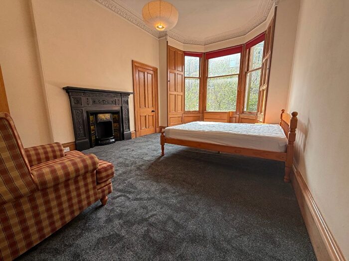 3 Bedroom Flat To Rent In Comiston Road, Morningside, Edinburgh, EH10