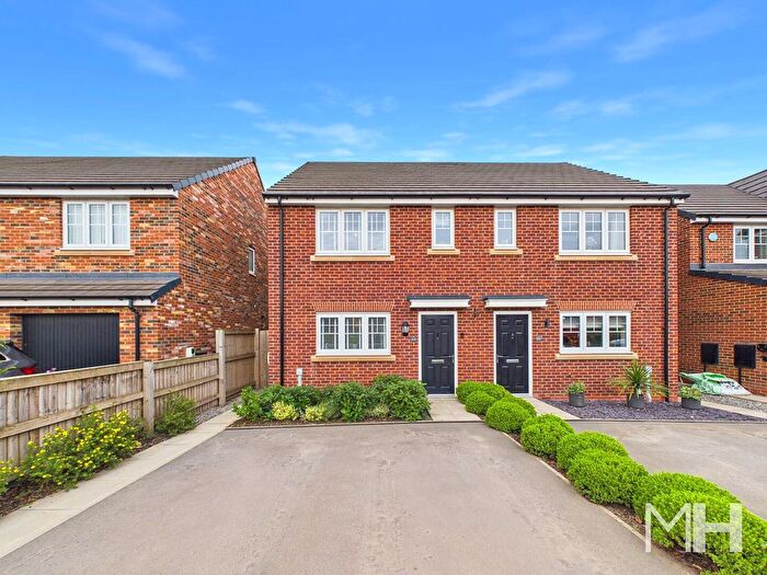 3 Bedroom Semi Detached House For Sale In Goldcrest Avenue, Farington Moss, Leyland, PR26