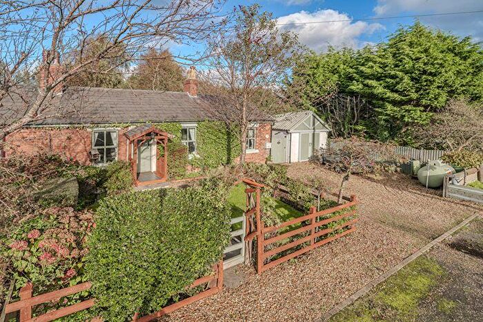 3 Bedroom Semi-Detached Bungalow For Sale In Martin Lane, Burscough, L40