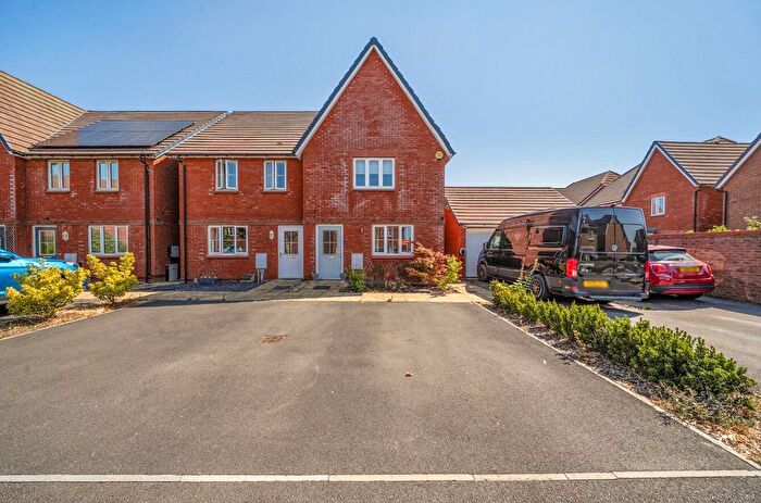 3 Bedroom End Terrace House For Sale In Toynbee Avenue, Tadpole Garden Village, Swindon, SN25