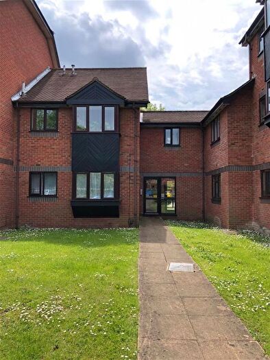 1 Bedroom Flat To Rent In Willenhall Drive, Hayes, UB3