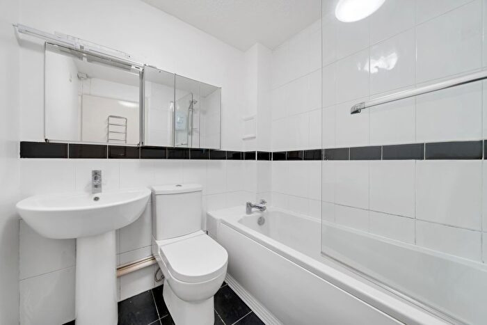 2 Bedroom Flat For Sale In Orchid Close, Abridge, Romford, RM4