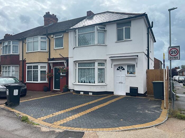 3 Bedroom Semi Detached House To Rent In Stockingstone Road, Luton, LU2