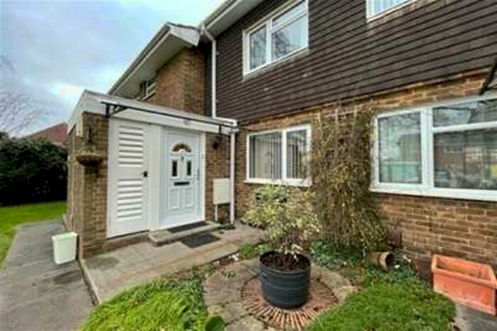 2 Bedroom Flat To Rent In Lincoln Court, Shirley, SO15