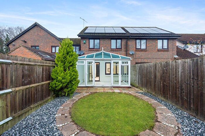 3 Bedroom Terraced House For Sale In Firlands, Horley, RH6