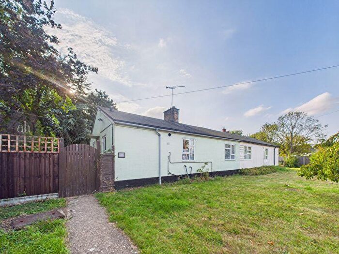 2 Bedroom Bungalow For Sale In Quaker Lane, Bardwell, IP31