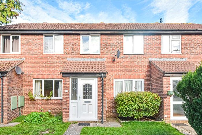 2 Bedroom Terraced House For Sale In Glaisdale, Thatcham, Berkshire, RG19